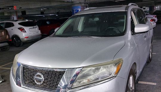 Nissan • Pathfinder