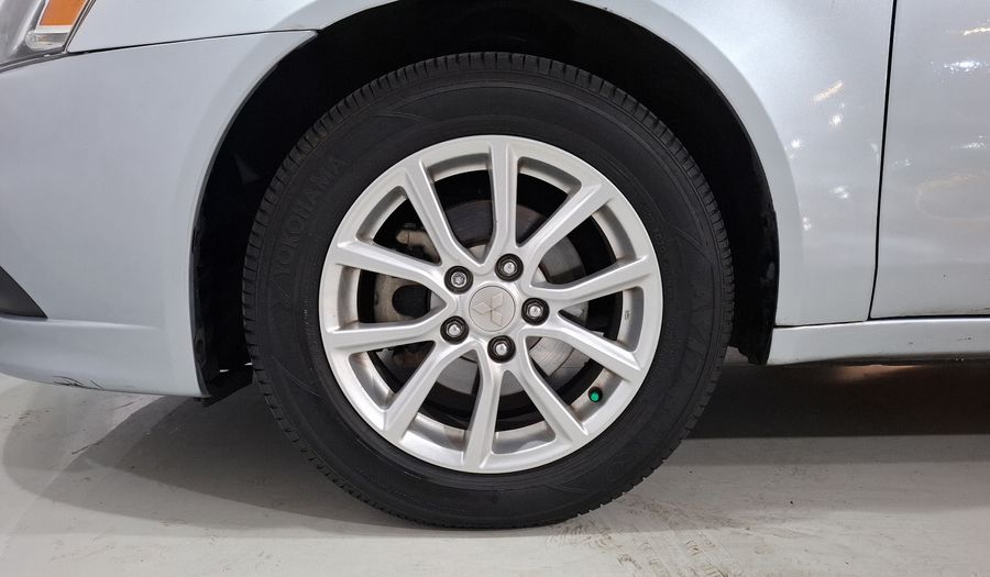Mitsubishi Lancer 2.0 ES CVT Sedan 2015