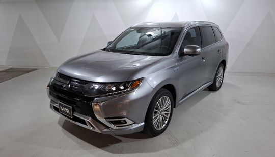 Mitsubishi • Outlander