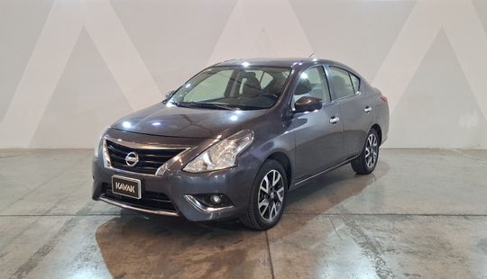 Nissan • Versa