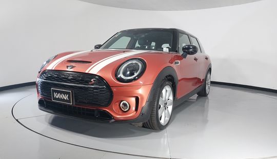 Mini • Cooper Clubman