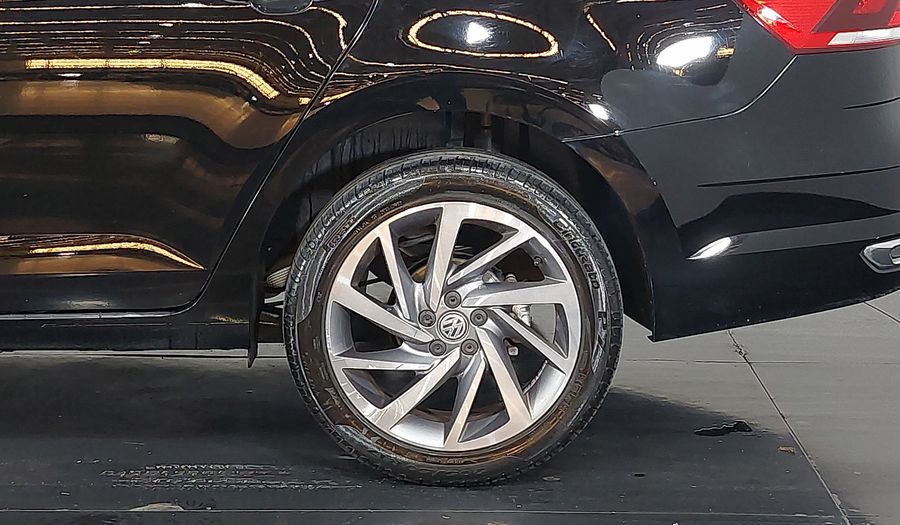 Volkswagen Virtus 200 TSI HIGHLINE Sedan 2020