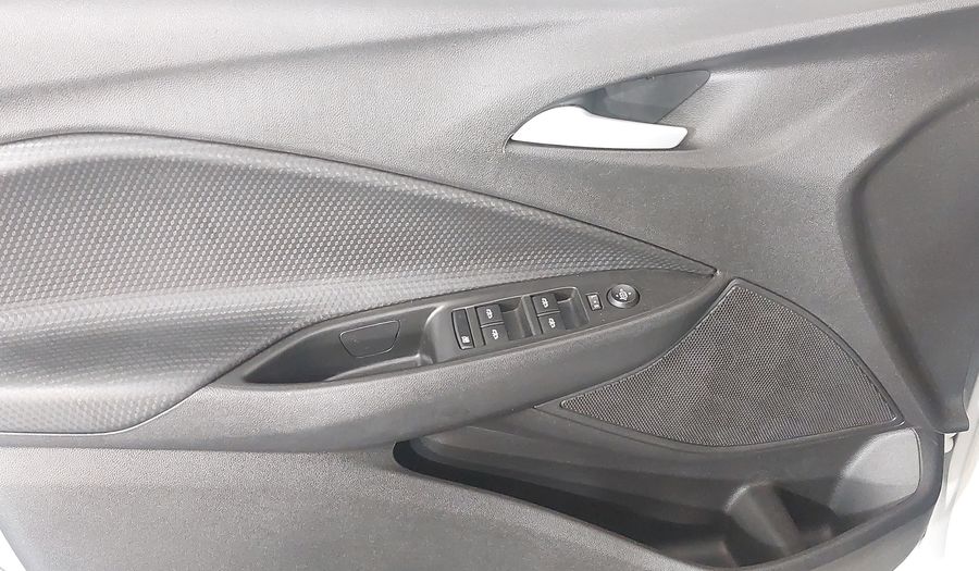 Chevrolet Onix TURBO  LT Hatchback 2020
