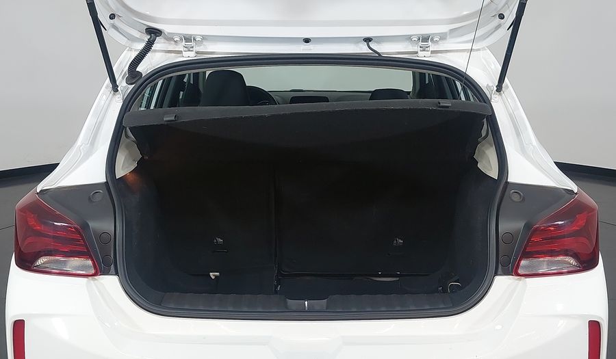 Chevrolet Onix TURBO  LT Hatchback 2020
