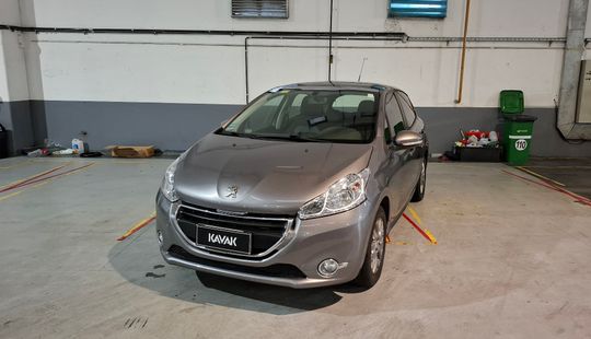 Peugeot • 208