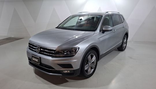 Volkswagen • Tiguan