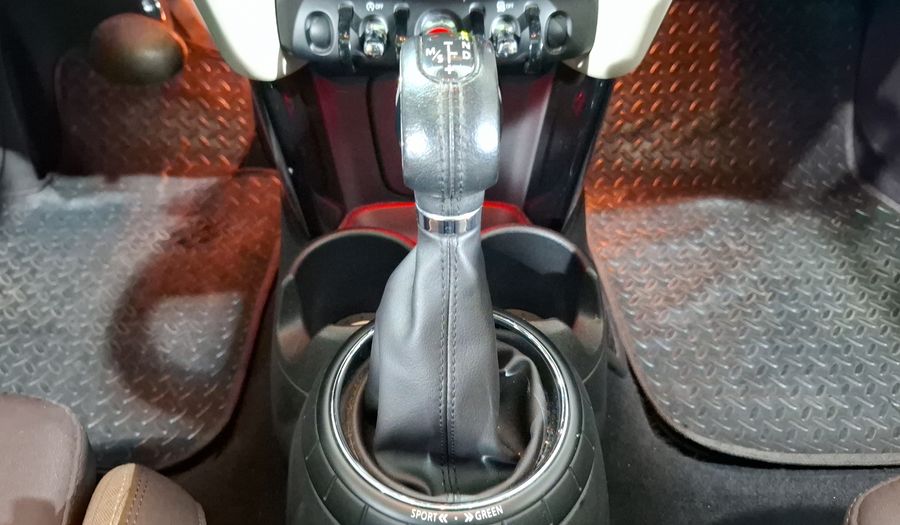 Mini Cooper 1.5 COOPER CHILI AT Hatchback 2015