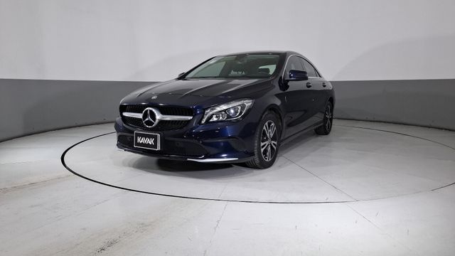 Mercedes Benz • Clase CLA