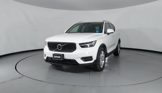 Volvo • XC40