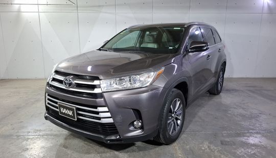 Toyota • Highlander