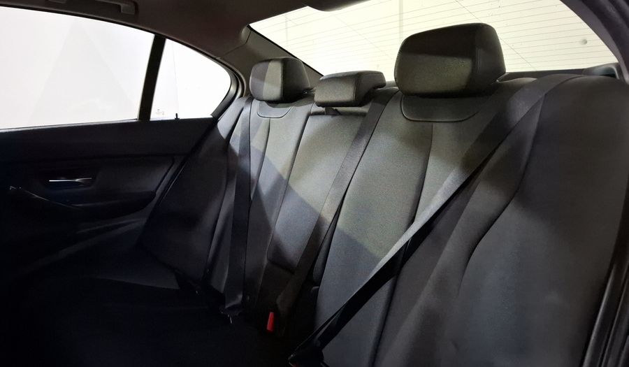 Bmw Serie 3 2.0 320IA LUXURY LINE Sedan 2014