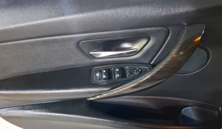 Bmw Serie 3 2.0 320IA LUXURY LINE Sedan 2014