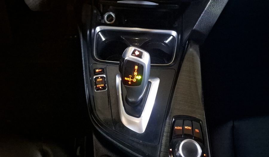 Bmw Serie 3 2.0 320IA LUXURY LINE Sedan 2014