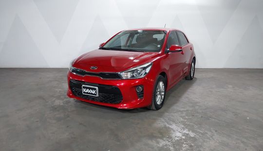2018 • 51,523 km • Automático