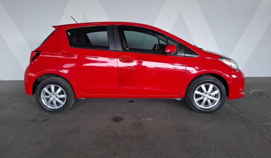 Toyota Yaris 1.5 SE MT 5PTAS Hatchback 2015