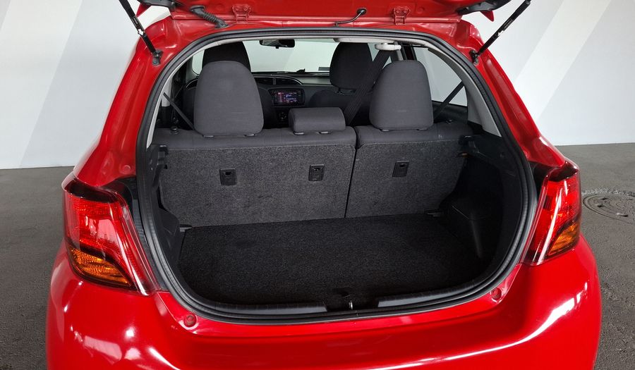Toyota Yaris 1.5 SE MT 5PTAS Hatchback 2015