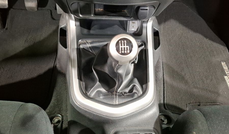 Nissan Np300 2.5 LE TM AC Pickup 2019
