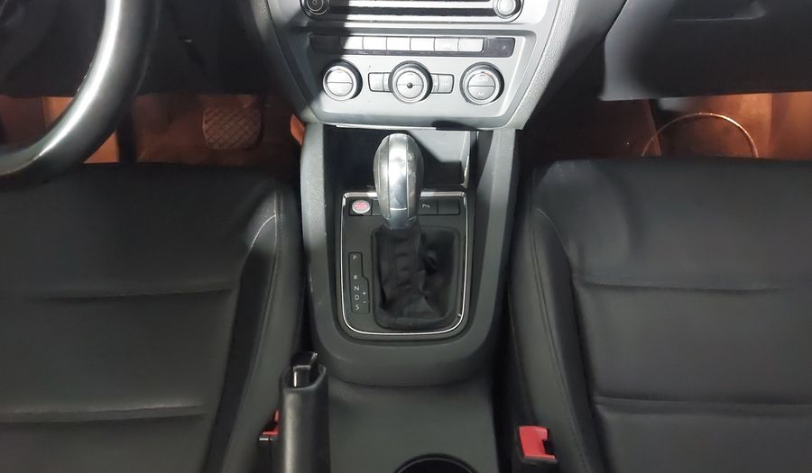 Volkswagen Jetta TSI COMFORTLINE Sedan 2017