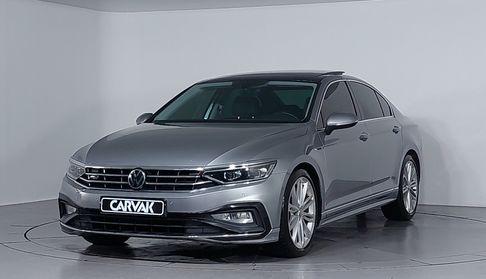 Volkswagen Passat 1.6 TDI BMT DSG ELEGANCE Sedan 2020