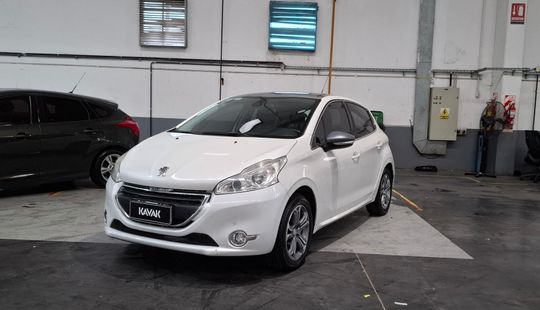 Peugeot • 208