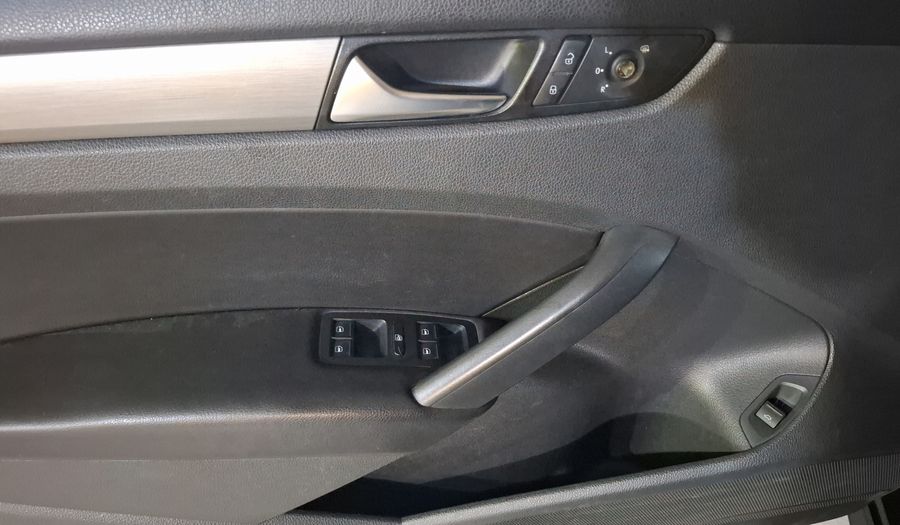 Volkswagen Passat 2.5 SPORTLINE TIPTRONIC Sedan 2015