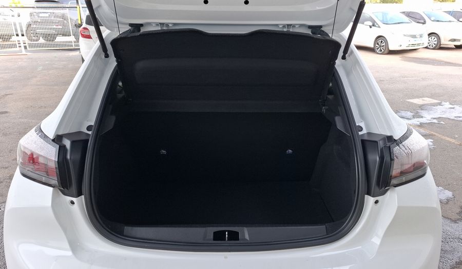 Peugeot 208 1.2L LIKE Hatchback 2021