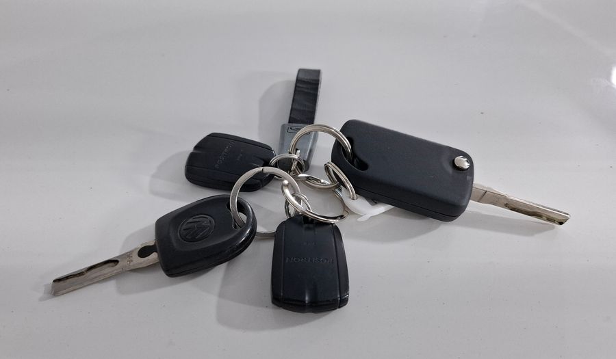 Volkswagen Up 1.0 MOVE UP Hatchback 2016