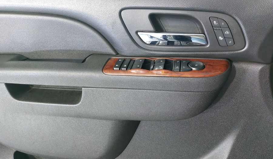 Chevrolet Suburban 5.3 B PIEL DVD Suv 2013