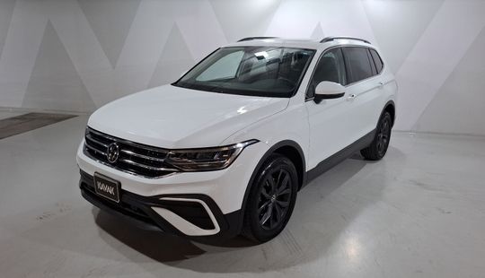 Volkswagen • Tiguan