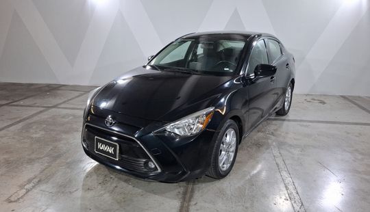Toyota • Yaris