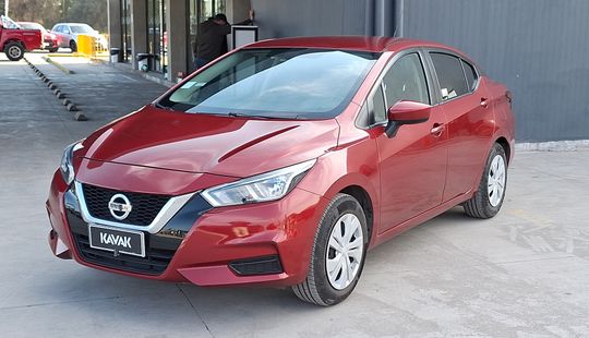 Nissan • Versa