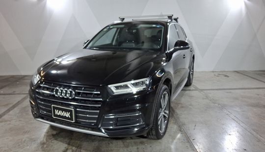 Audi • Q5