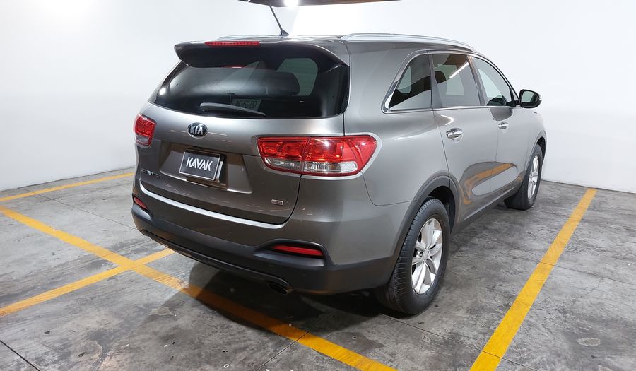 Kia Sorento 2.4 LX AT Suv 2016