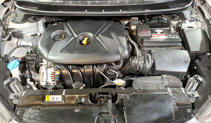Hyundai Elantra 1.8 GLS PREMIUM AT Sedan 2015