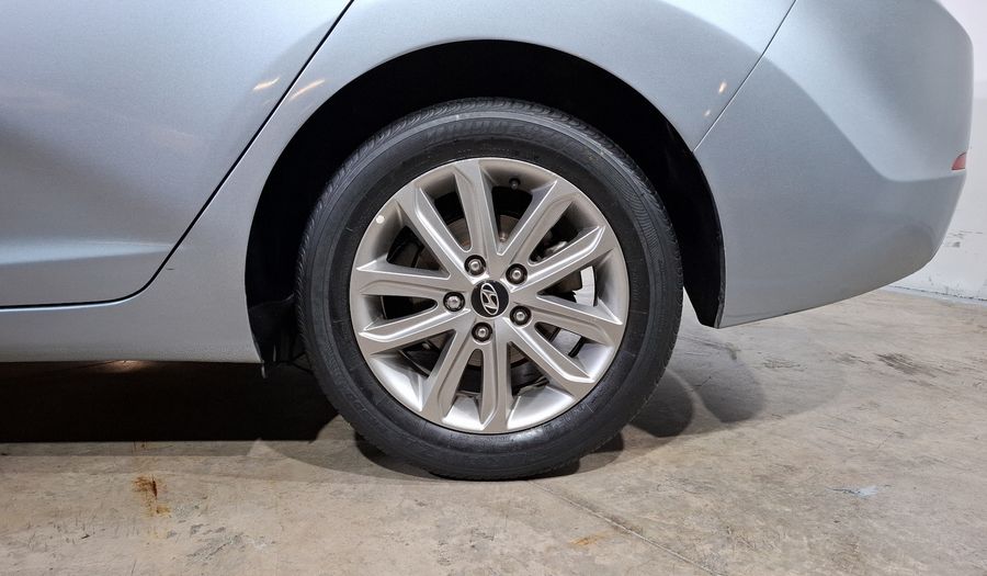 Hyundai Elantra 1.8 GLS PREMIUM AT Sedan 2015