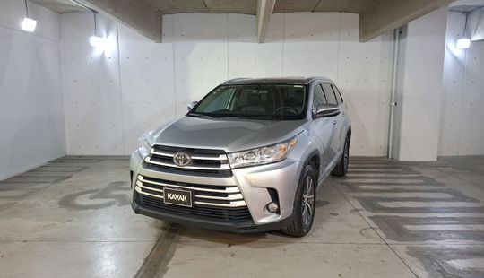 Toyota • Highlander