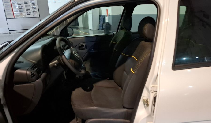 Renault Clio 1.1 CONFORT PLUS Hatchback 2014