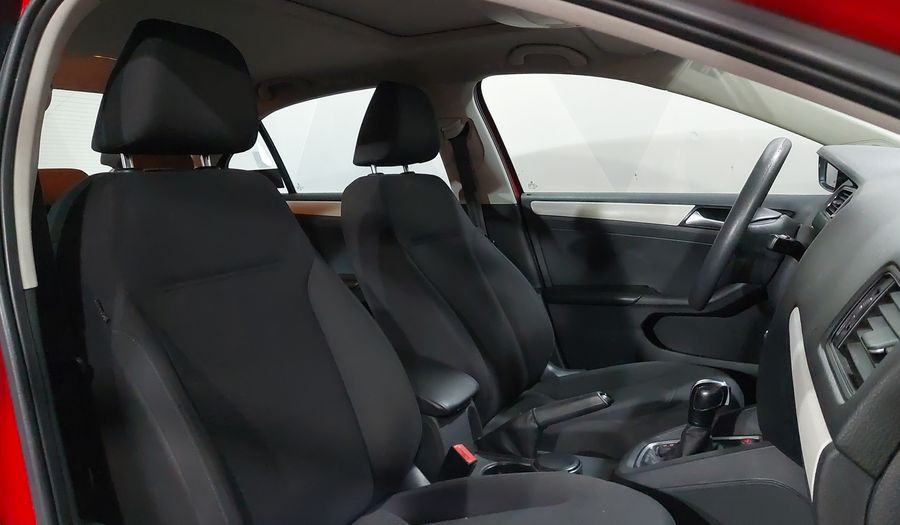 Volkswagen Jetta 2.5 COMFORTLINE TIP. BOLSAS AIRE DEL. Sedan 2016