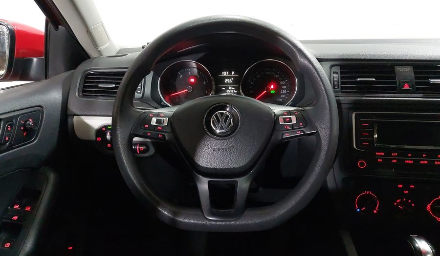 Volkswagen Jetta 2.5 COMFORTLINE TIP. BOLSAS AIRE DEL. Sedan 2016