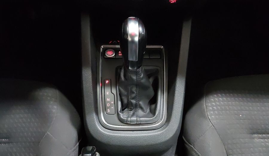 Volkswagen Jetta 2.5 COMFORTLINE TIP. BOLSAS AIRE DEL. Sedan 2016