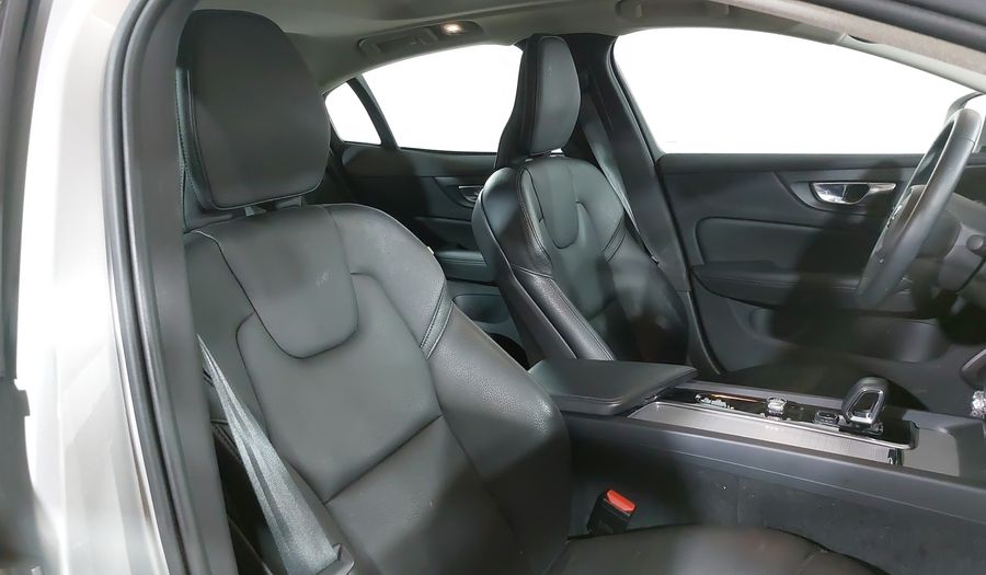 Volvo S60 2.0 B4 MHEV PLUS AUTO Sedan 2023