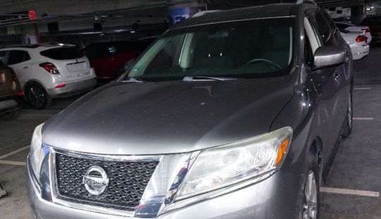 Nissan • Pathfinder