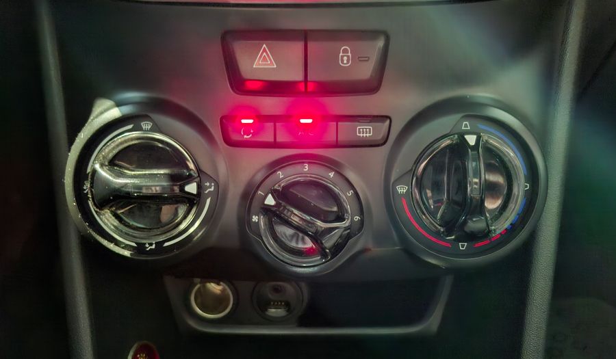 Peugeot 208 1.6 ALLURE Hatchback 2013