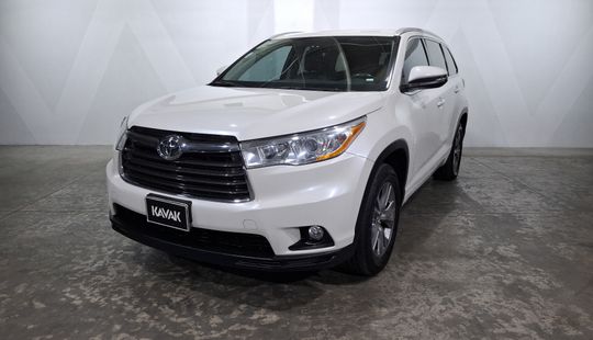 Toyota • Highlander