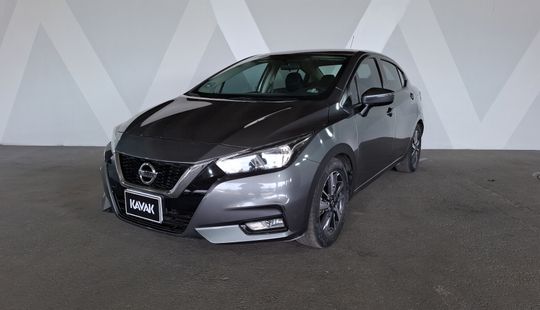 Nissan • Versa