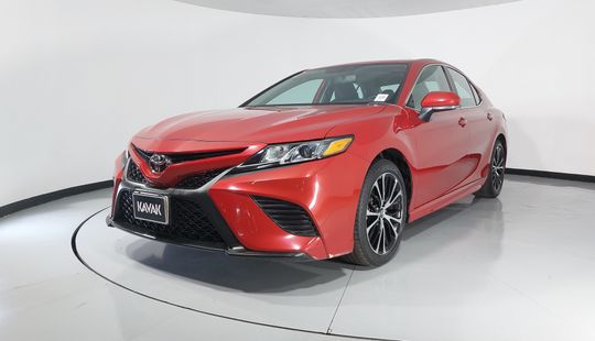 Toyota • Camry