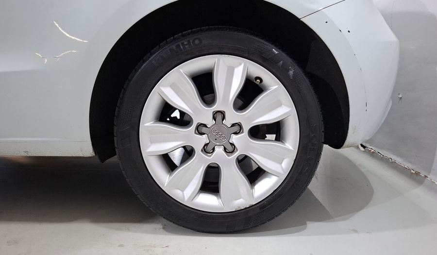 Audi A1 1.4 TFSI EGO MT Hatchback 2013