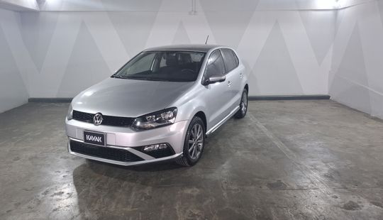 Volkswagen • Polo