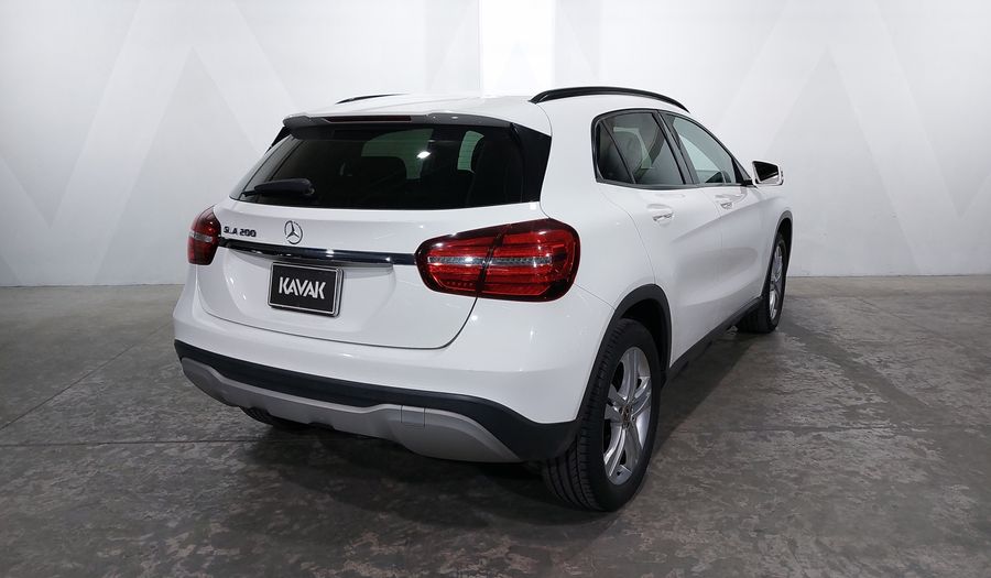 Mercedes Benz Clase Gla 1.6 GLA 200 DCT Suv 2020