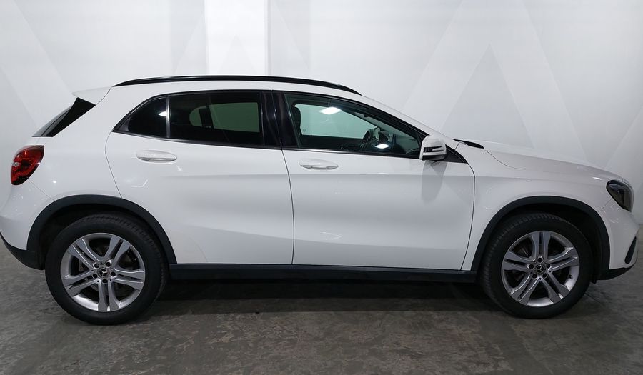 Mercedes Benz Clase Gla 1.6 GLA 200 DCT Suv 2020